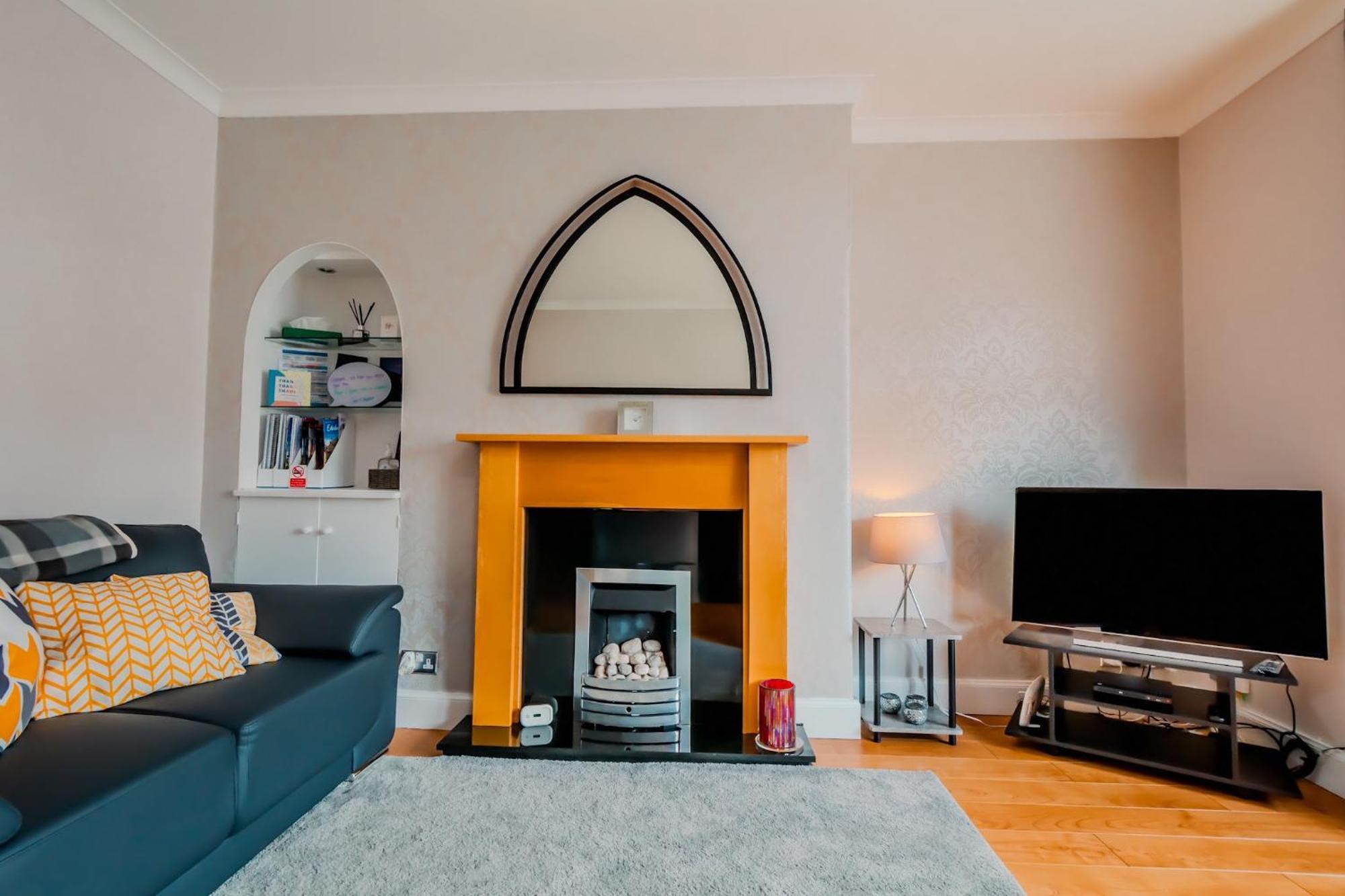 Crewe Apartment - 2 Bed, Free Off Street Parking And Private Garden EDI Exterior foto