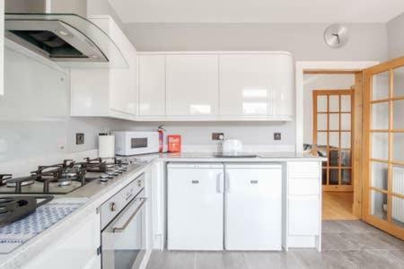 Crewe Apartment - 2 Bed, Free Off Street Parking And Private Garden EDI Exterior foto