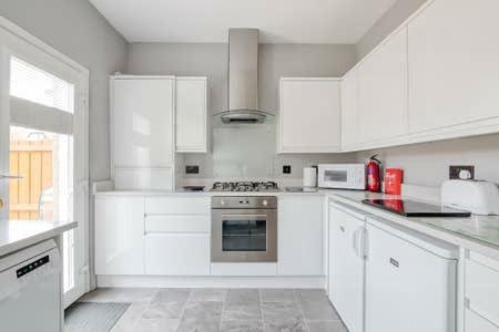 Crewe Apartment - 2 Bed, Free Off Street Parking And Private Garden EDI Exterior foto