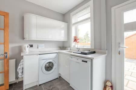 Crewe Apartment - 2 Bed, Free Off Street Parking And Private Garden EDI Exterior foto