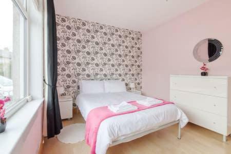 Crewe Apartment - 2 Bed, Free Off Street Parking And Private Garden EDI Exterior foto